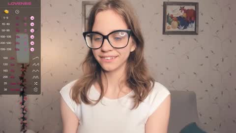 Snapshot of cutefluffy chatting on 10-11-25, 07:45 Melisa online show from 10-11-25, 07:45