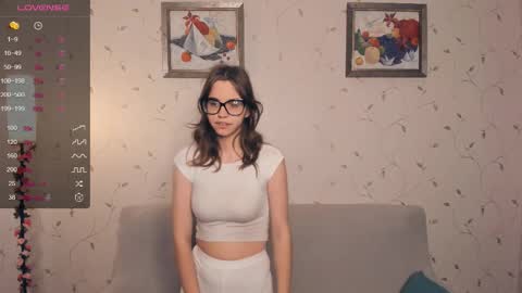 Snapshot of cutefluffy chatting on 10-26-25, 07:42 Melisa online show from 10-26-25, 07:42