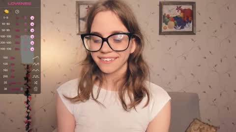 Snapshot of cutefluffy chatting on 10-31-25, 08:21 Melisa online show from 10-31-25, 08:21