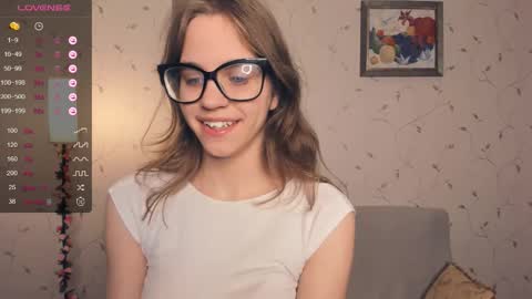 Snapshot of cutefluffy chatting on 11-01-25, 08:33 Melisa online show from 11-01-25, 08:33