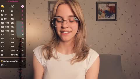 Snapshot of cutefluffy chatting on 11-20-25, 08:30 Melisa online show from 11-20-25, 08:30