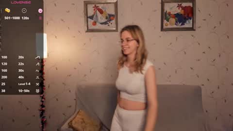 Snapshot of cutefluffy chatting on 12-05-25, 08:05 Melisa online show from 12-05-25, 08:05