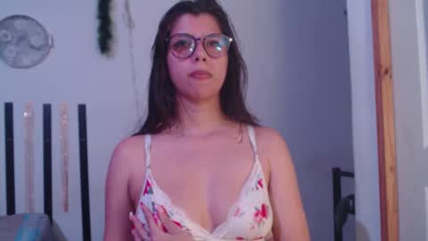 Snapshot of cutehaome chatting on 09-30-25, 11:54 haome online show from 09-30-25, 11:54