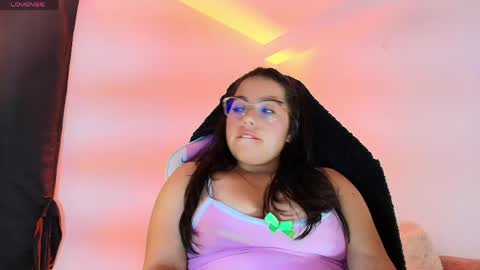 Snapshot of cutejess45 chatting on 06-06-26, 05:23 tell me jess online show from 06-06-26, 05:23