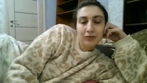 Snapshot of cutekattie chatting on 11-28-25, 04:37 cutekattie online show from 11-28-25, 04:37