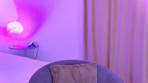 cutemirage online show from 10-17-25, 02:52