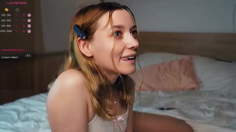 Snapshot of cutenass chatting on 12-17-25, 09:10 Mary online show from 12-17-25, 09:10