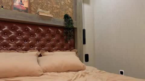 Snapshot of cuterebelious chatting on 11-30-25, 05:39 Kim online show from 11-30-25, 05:39