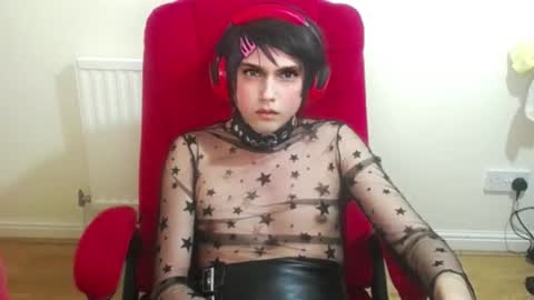 Snapshot of cutest_princess chatting on 11-04-25, 11:48 cutest_princess online show from 11-04-25, 11:48
