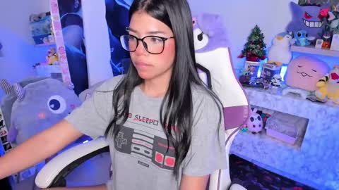 Snapshot of cutestephuwu chatting on 02-19-25, 07:39  - independent model online show from 02-19-25, 07:39