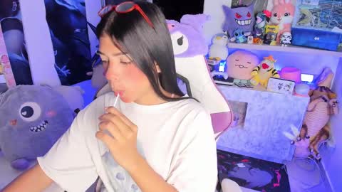 Snapshot of cutestephuwu chatting on 03-08-25, 01:17  - independent model online show from 03-08-25, 01:17