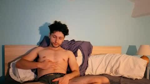 cutesubtwink101 online show from 10-31-25, 01:06