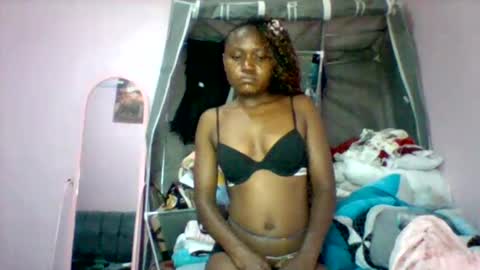 cutezola online show from 11-24-25, 04:34