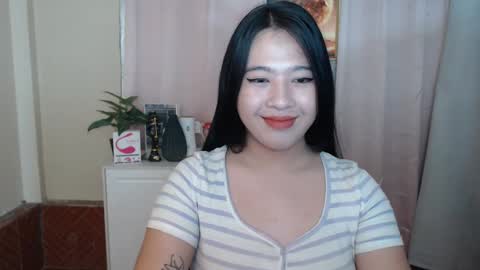 Snapshot of cutie_asianwoman chatting on 01-29-25, 06:28 cutie_asianwoman online show from 01-29-25, 06:28