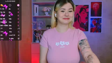Snapshot of cutie_mili chatting on 01-14-25, 09:35 mili online show from 01-14-25, 09:35