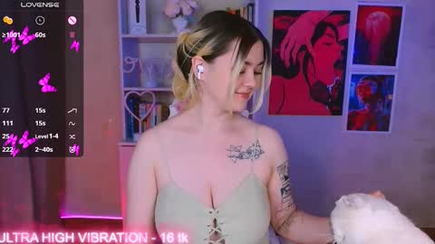 Snapshot of cutie_mili chatting on 02-14-25, 04:26 mili online show from 02-14-25, 04:26
