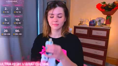 Snapshot of cutie_mili chatting on 10-01-25, 08:42 mili online show from 10-01-25, 08:42