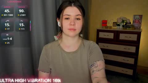 Snapshot of cutie_mili chatting on 04-29-26, 05:30 mili online show from 04-29-26, 05:30