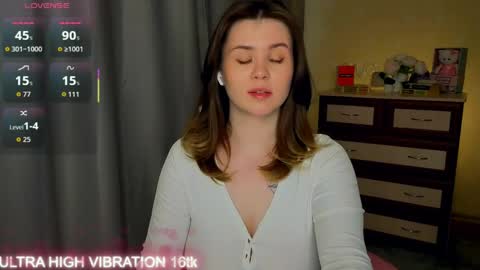 Snapshot of cutie_mili chatting on 05-18-26, 09:37 mili online show from 05-18-26, 09:37