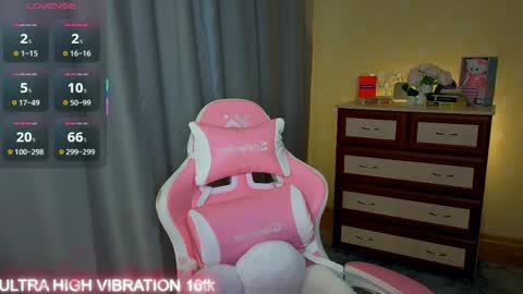 Snapshot of cutie_mili chatting on 06-03-26, 12:52 mili online show from 06-03-26, 12:52