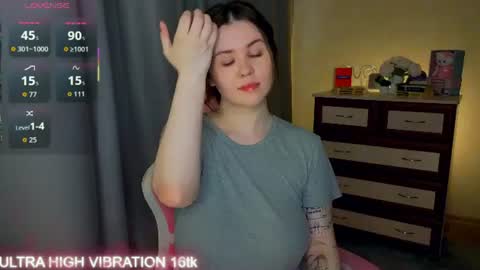 Snapshot of cutie_mili chatting on 06-13-26, 01:31 mili online show from 06-13-26, 01:31