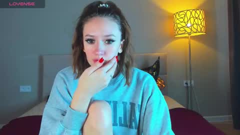 Snapshot of cutie_naughty_girl chatting on 11-09-25, 08:45 Kate online show from 11-09-25, 08:45