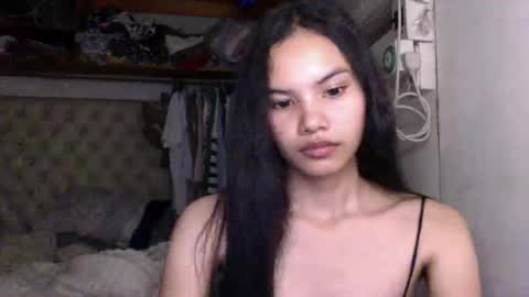 cutiee_lily2 online show from 04-20-26, 12:19