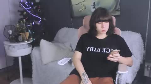 cutiekai_ online show from 01-10-26, 04:03