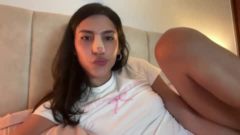 Snapshot of cutiepiemiu chatting on 11-19-25, 02:33 cutiepiemiu - online show from 11-19-25, 02:33