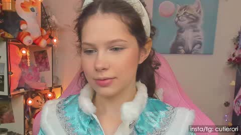 Snapshot of cutierori chatting on 12-30-24, 03:58 Rori Instagram cutierori online show from 12-30-24, 03:58
