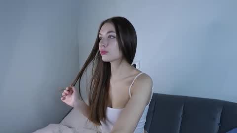 Vivienne online show from 11-08-25, 05:29