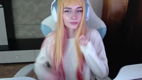 Cutti Crystal online show from 02-17-26, 03:14