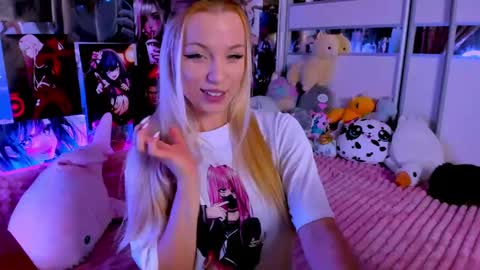 Snapshot of cuttie_ponyy chatting on 12-26-24, 09:37 Nora online show from 12-26-24, 09:37