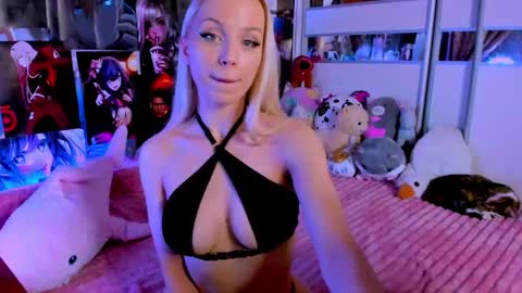 Snapshot of cuttie_ponyy chatting on 01-28-25, 12:26 Nora online show from 01-28-25, 12:26