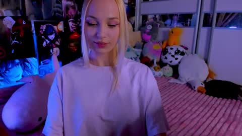 Snapshot of cuttie_ponyy chatting on 09-08-25, 08:41 Nora online show from 09-08-25, 08:41