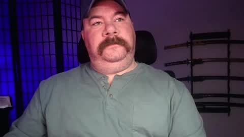 Snapshot of cwbyga chatting on 12-18-25, 04:07 Bubba Bull online show from 12-18-25, 04:07