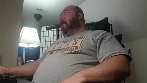 Snapshot of cwbyga chatting on 02-10-26, 07:34 Bubba Bull online show from 02-10-26, 07:34