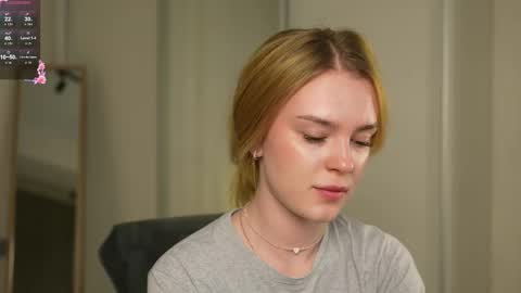 Snapshot of cyberheart_ chatting on 11-22-25, 04:50 EMILY online show from 11-22-25, 04:50