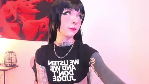 cel I am independent Help me reach 200 thumbs up uwu online show from 11-12-25, 02:01