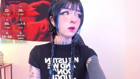 cel I am independent Help me reach 200 thumbs up uwu online show from 11-26-25, 03:40