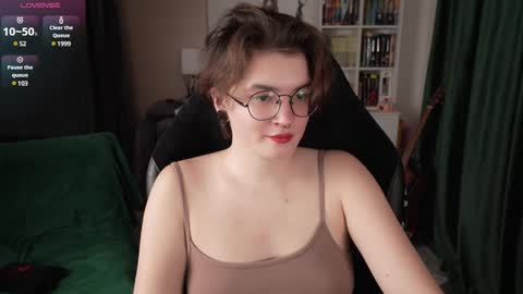 Snapshot of cybersamuraii chatting on 12-10-24, 10:47 Helen Blossom online show from 12-10-24, 10:47