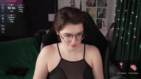 Snapshot of cybersamuraii chatting on 01-03-25, 11:01 Helen Blossom online show from 01-03-25, 11:01