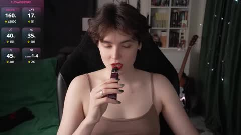 Snapshot of cybersamuraii chatting on 10-21-25, 08:20 Helen Blossom online show from 10-21-25, 08:20