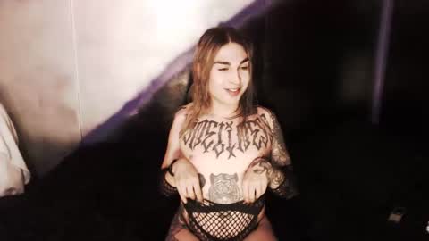 Snapshot of cybertrouble_ chatting on 12-25-24, 03:18 Nikki online show from 12-25-24, 03:18