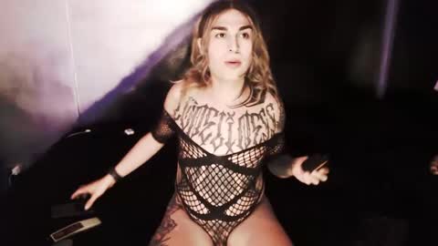 Snapshot of cybertrouble_ chatting on 01-11-25, 10:29 Nikki online show from 01-11-25, 10:29