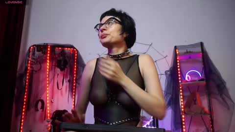 Lily Goddess online show from 11-09-25, 03:27