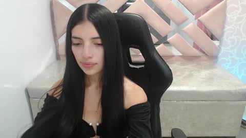 CINTIA ARAUJO online show from 09-17-25, 04:47