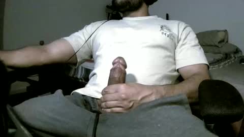 Snapshot of cyrus225 chatting on 01-17-26, 11:26 cyrus225 online show from 01-17-26, 11:26