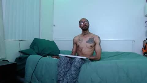 SkinnyTattedGuy online show from 05-11-26, 09:04