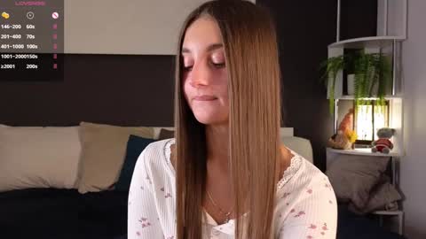 Isabella online show from 01-18-25, 01:08